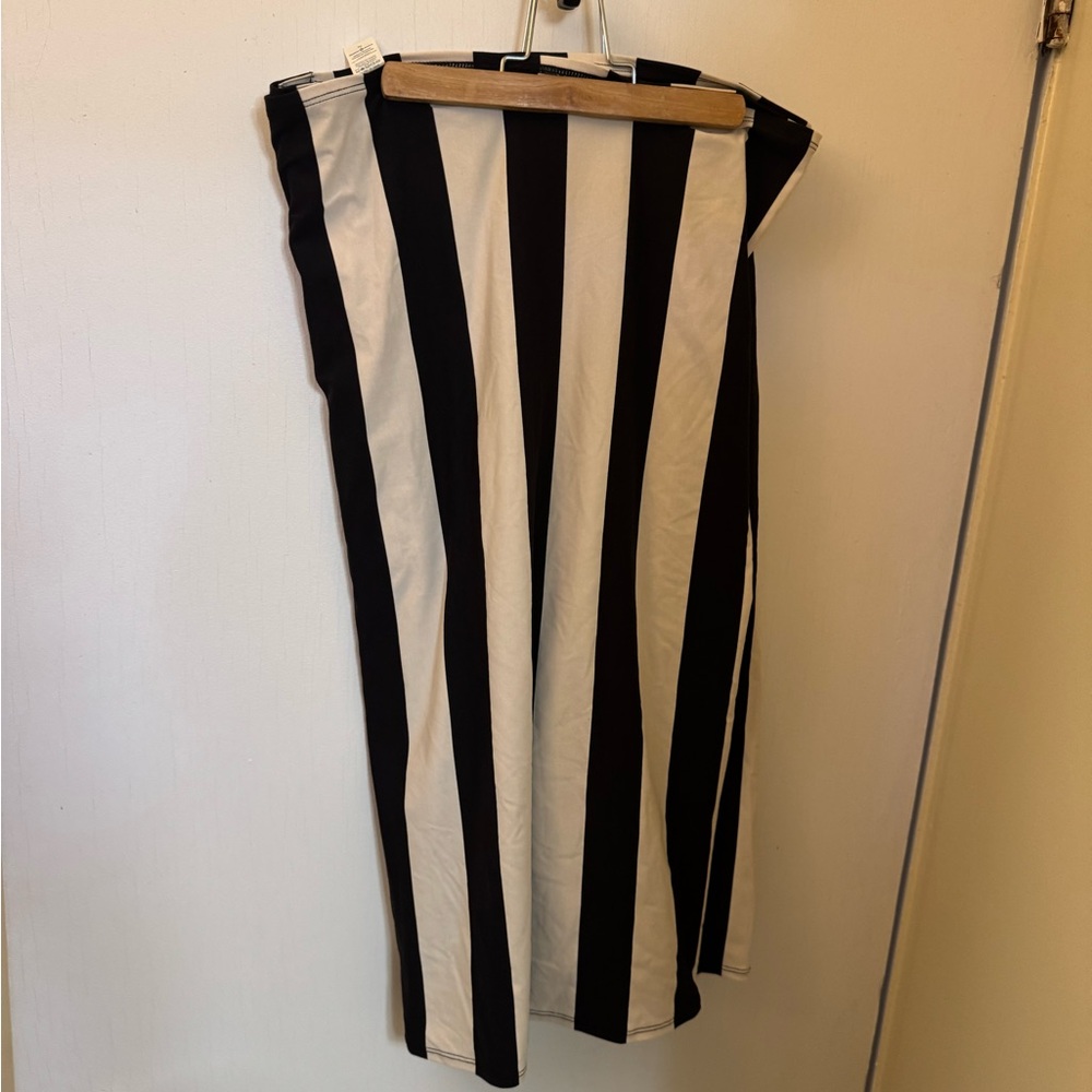 Lululemon Black & White Vertical Stripe scarf/shawl.